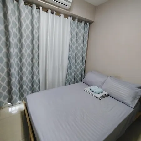 1 Bedroom Pool View With Balcony In Shore Near Moa